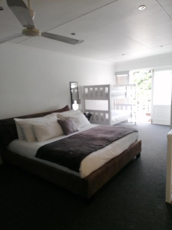 Knysna N2 Lodge ภายนอก รูปภาพ