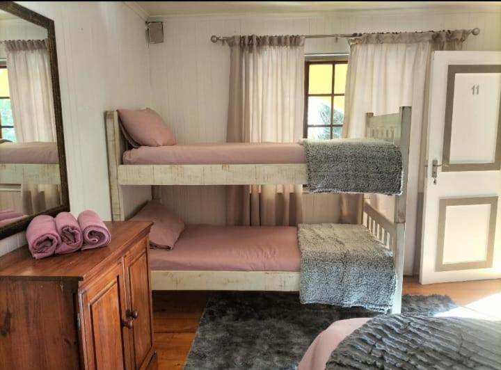 Knysna N2 Lodge ภายนอก รูปภาพ